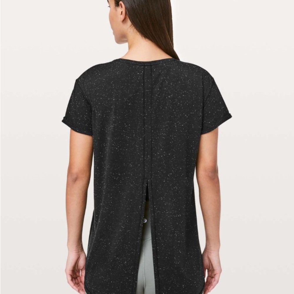 Lululemon Part Ways Tee Black / White size 6 p2p 19”